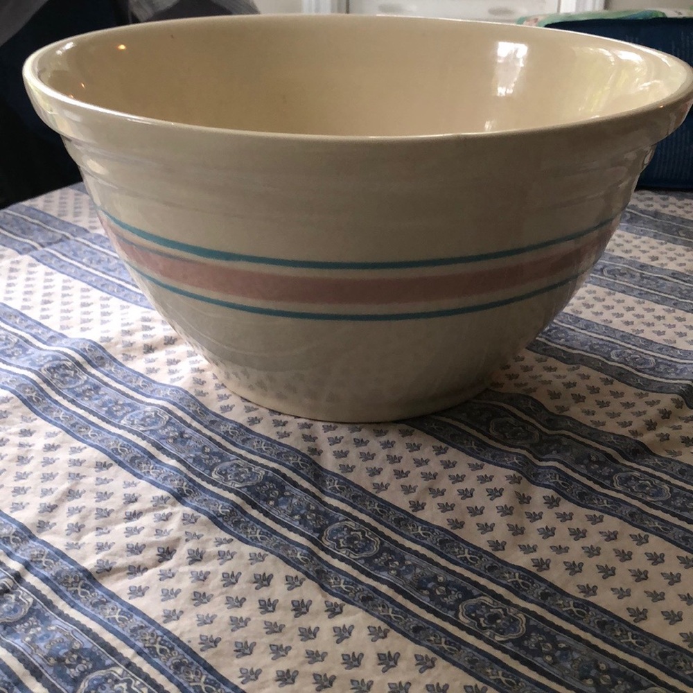McCoy vintage 12" Farmhouse mixing bowl